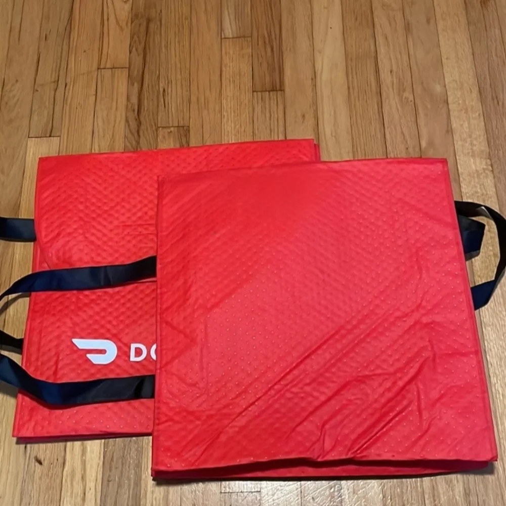 Red DoorDash Insulated Delivery Bags - Picture 2 of 2